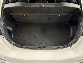 https://vehicle.imgix.net/4449817/ae100832-5354-4f89-bec1-2eed7eb9da29.jpg
