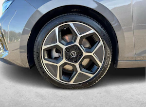 Fahrzeugbild OPEL Astra 1.6 T PHEV 180 Swiss Premium