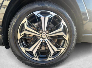 https://vehicle.imgix.net/4449905/7155ebe6-e63b-4c54-b5f6-986359885975.jpg