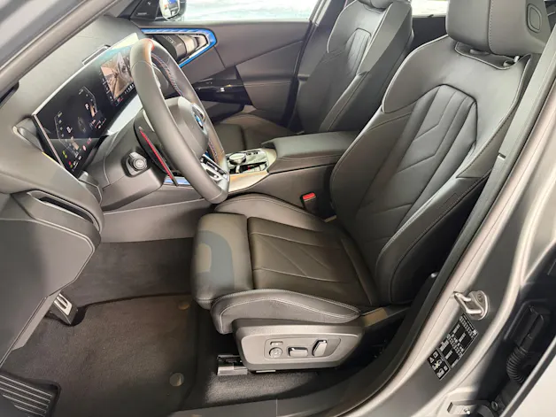 BMW X3 M50i