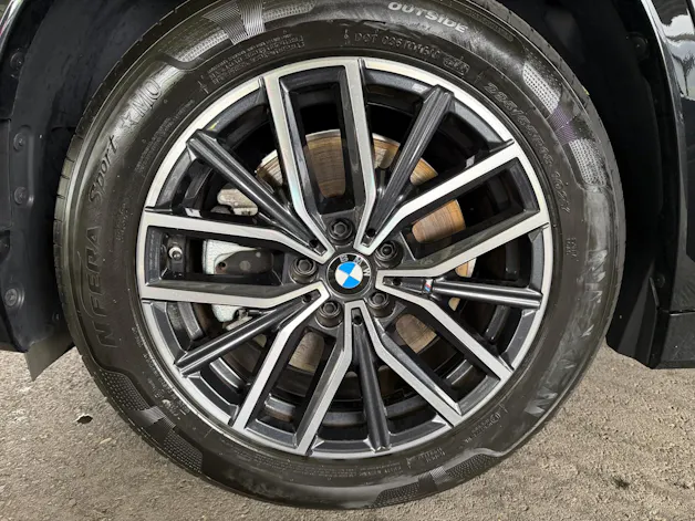 BMW X1 23i xDrive paddles