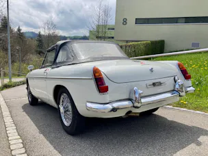 MG B