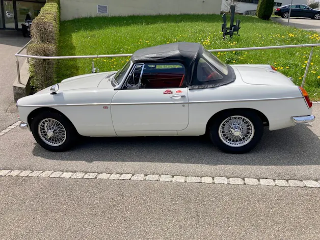 MG B