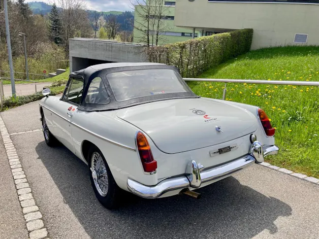 MG B