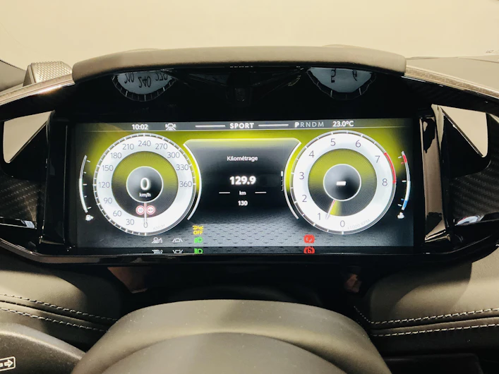 immagine del veicolo ASTON MARTIN DB12