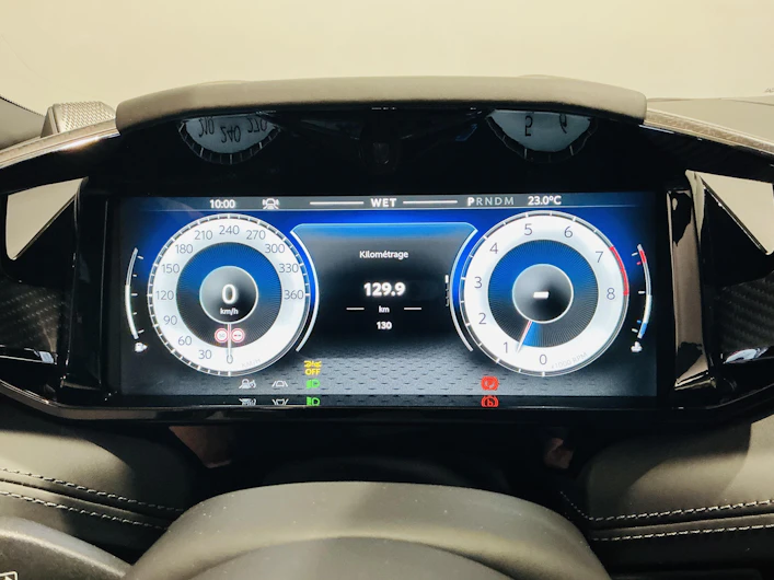 immagine del veicolo ASTON MARTIN DB12