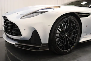 image du véhicule ASTON MARTIN DB12 Coupé 4.0 S V8 Bi-Turbo