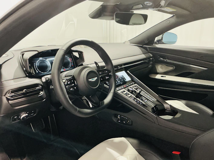 immagine del veicolo ASTON MARTIN DB12