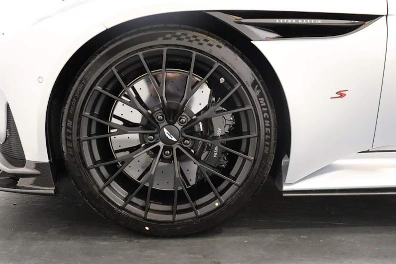 image du véhicule ASTON MARTIN DB12
