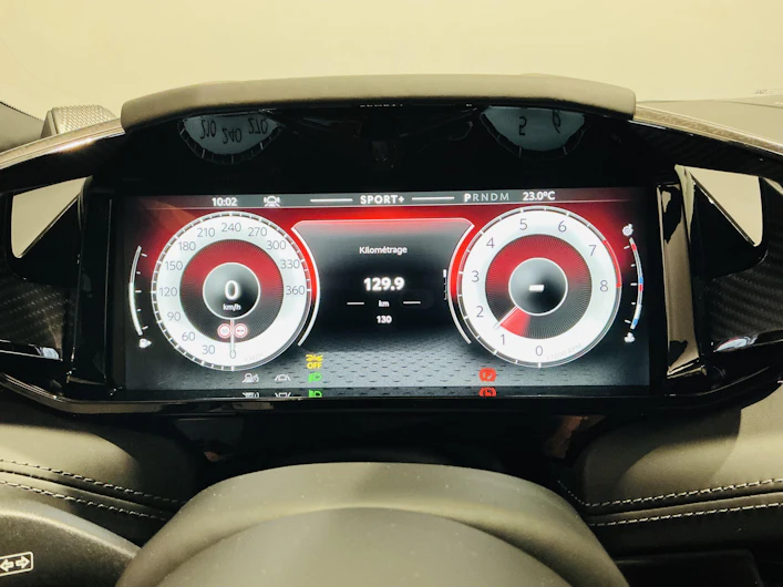 immagine del veicolo ASTON MARTIN DB12