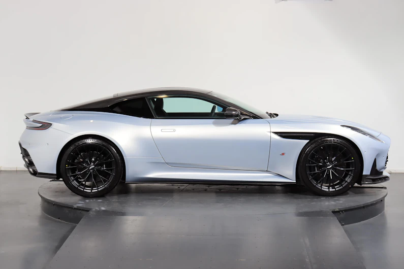 image du véhicule ASTON MARTIN DB12