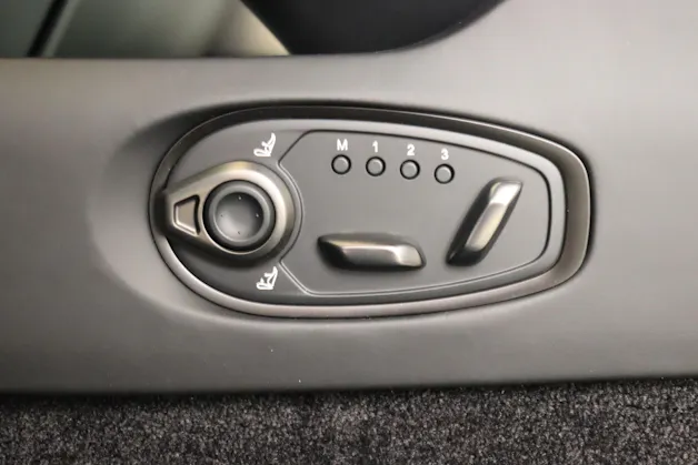 ASTON MARTIN DB12 Coupé 4.0 S V8 Bi-Turbo