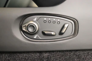 image du véhicule ASTON MARTIN DB12 Coupé 4.0 S V8 Bi-Turbo