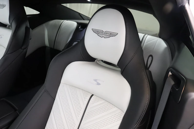 image du véhicule ASTON MARTIN DB12