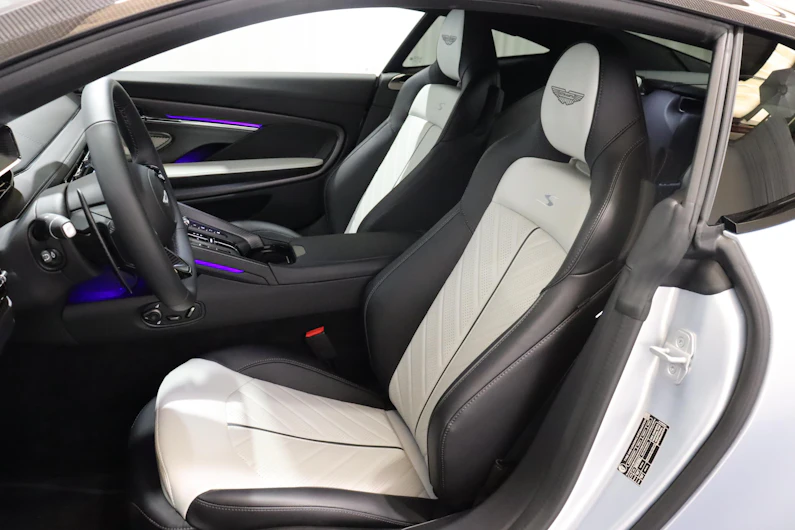image du véhicule ASTON MARTIN DB12