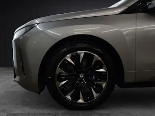 BMW iX xDrive60