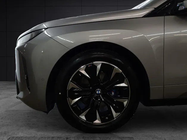 BMW iX xDrive60