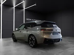 BMW iX xDrive60