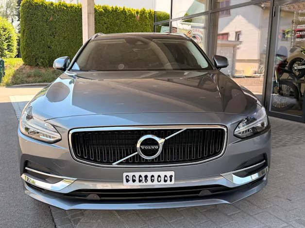 VOLVO V90 2.0 D3 Momentum