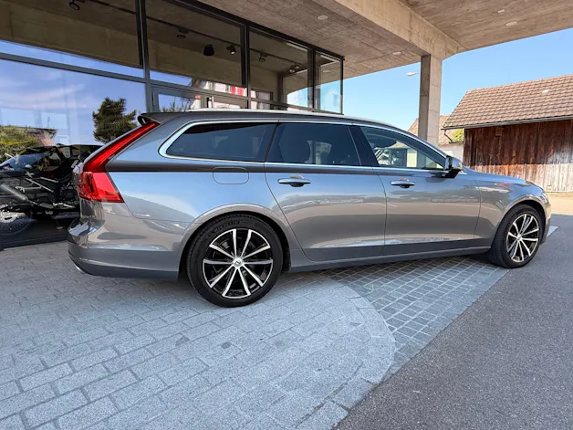 VOLVO V90 2.0 D3 Momentum