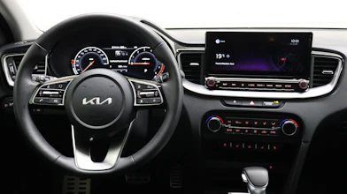 https://vehicle.imgix.net/4450094/657eaa82-fd90-4b68-b35c-cecd495e2d3e.JPG