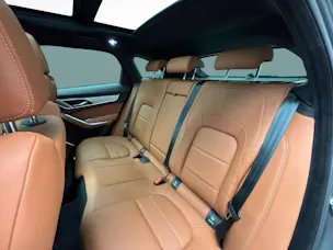Jaguar F-Pace 2.0 P400e R-Dynamic SE AWD