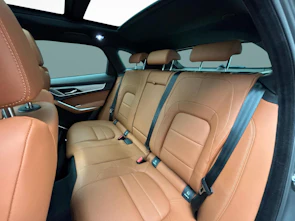 Fahrzeugbild JAGUAR F-Pace 2.0 P400e R-Dynamic SE AWD