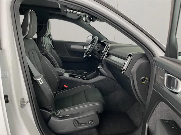 VOLVO EX40 Twin Black Edition AWD