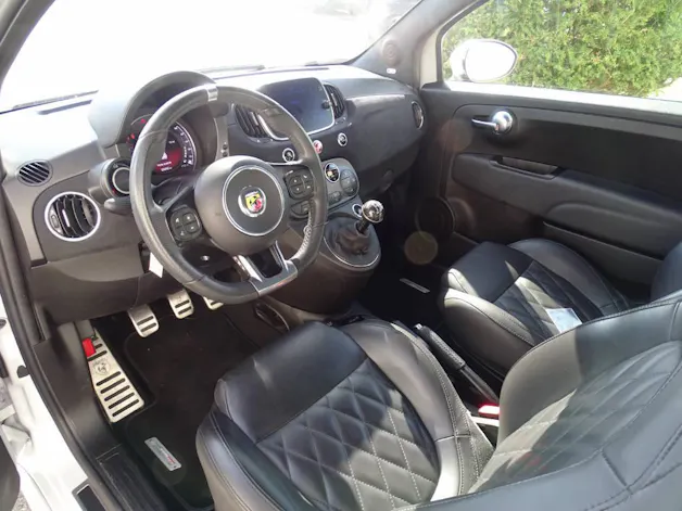 FIAT 595 Abarth 1.4 T-Jet 165 Turismo