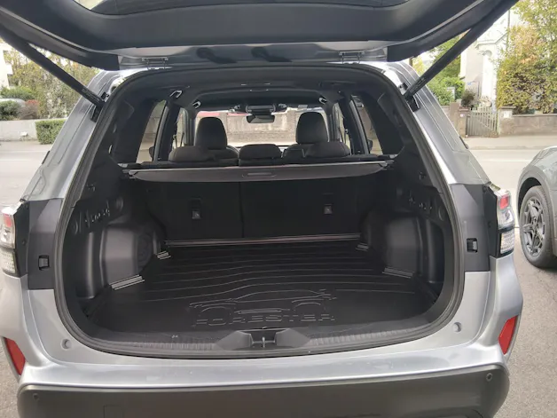 Subaru Forester Station 2.0i e-Boxer Swiss Plus