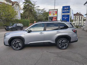 Subaru Forester Station 2.0i e-Boxer Swiss Plus