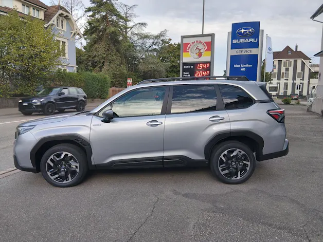 Subaru Forester Station 2.0i e-Boxer Swiss Plus