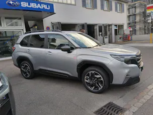 Subaru Forester Station 2.0i e-Boxer Swiss Plus