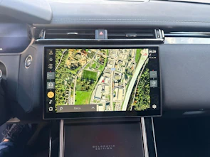 Fahrzeugbild LAND ROVER Range Rover Velar 2.0 P400e Belgravia Edition