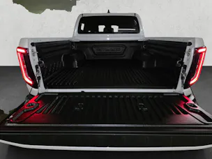 Toyota Hilux Double Cab.-Pick-up 2.8 D-4D MHEV 204 Invincible