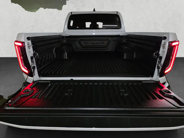 Toyota Hilux Double Cab.-Pick-up 2.8 D-4D MHEV 204 Invincible