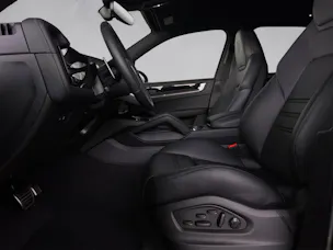 PORSCHE Cayenne GTS