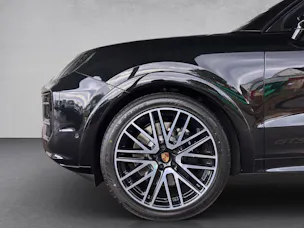 PORSCHE Cayenne GTS