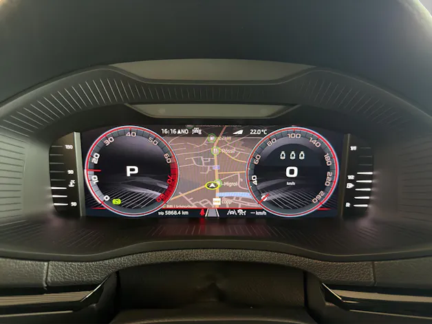 SKODA Karoq 1.5 TSI SportLine DSG
