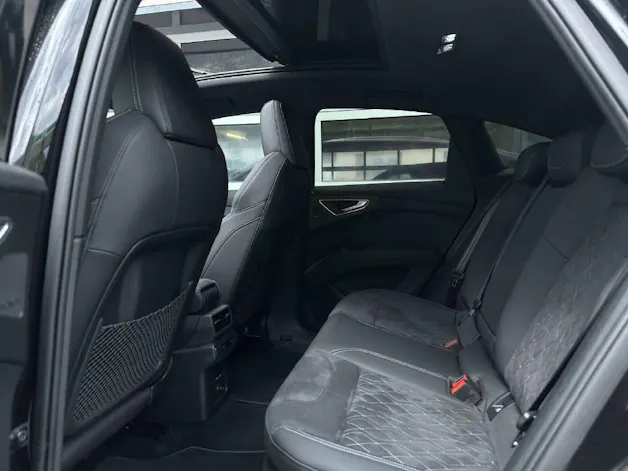 AUDI Q4 e-tron Sportback 50 quattro (CH)