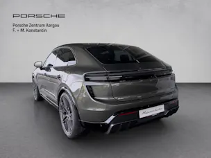 PORSCHE Macan Turbo