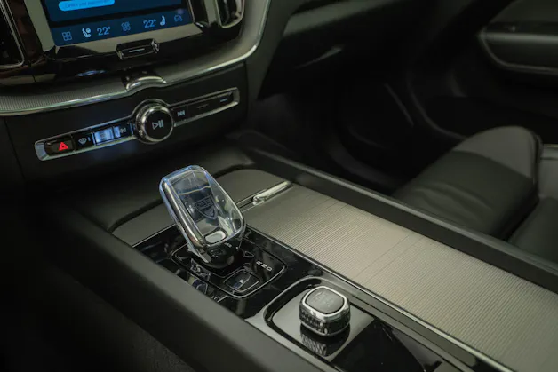 VOLVO XC60 2.0 T6 TE Ultimate Dark eAWD