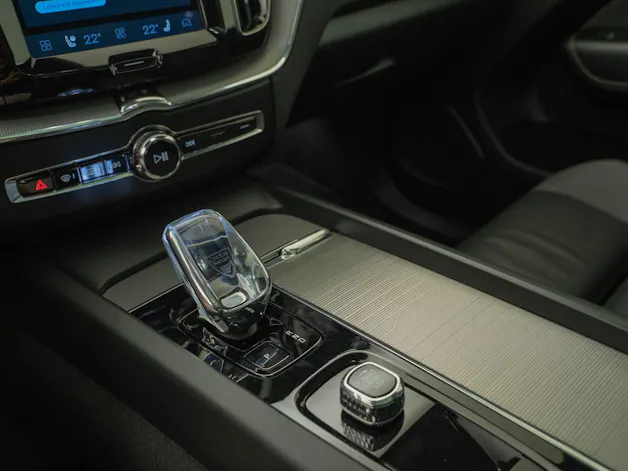 VOLVO XC60 2.0 T6 TE Ultimate Dark eAWD