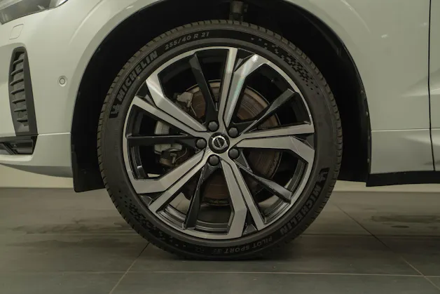 VOLVO XC60 2.0 T6 TE Ultimate Dark eAWD