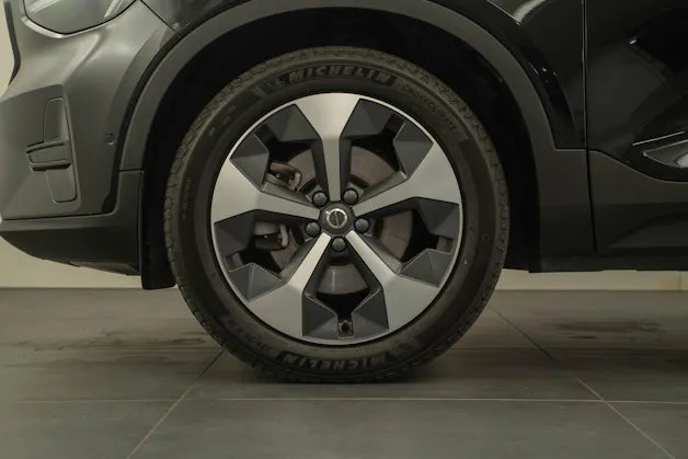 VOLVO XC40 2.0 B4 MH Plus Dark