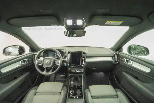 VOLVO XC40 2.0 B4 MH Plus Dark