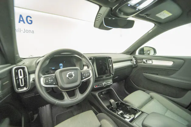 VOLVO XC40 2.0 B4 MH Plus Dark