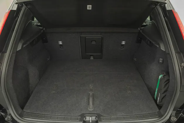 VOLVO XC40 2.0 B4 MH Plus Dark