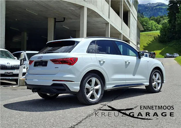 AUDI Q3 40 TDI S line quattro S-tronic *AHK+8-fach bereift*