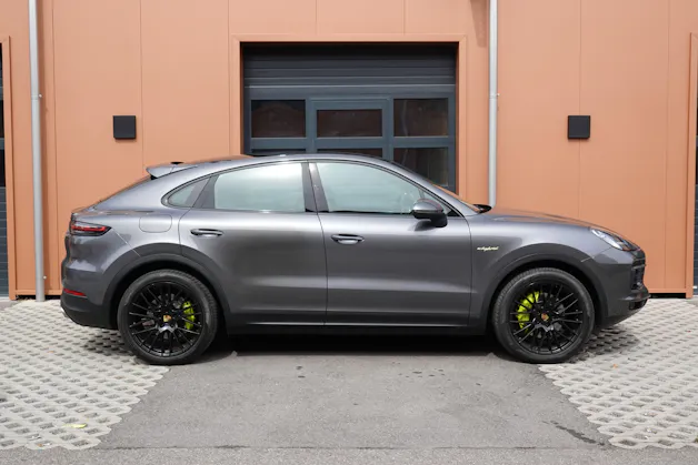PORSCHE Cayenne Coupé E-Hybrid "*CH Auto * Sièges Chauffants * Tempomat Adaptatif * Caméra 360' * Phares LED*"